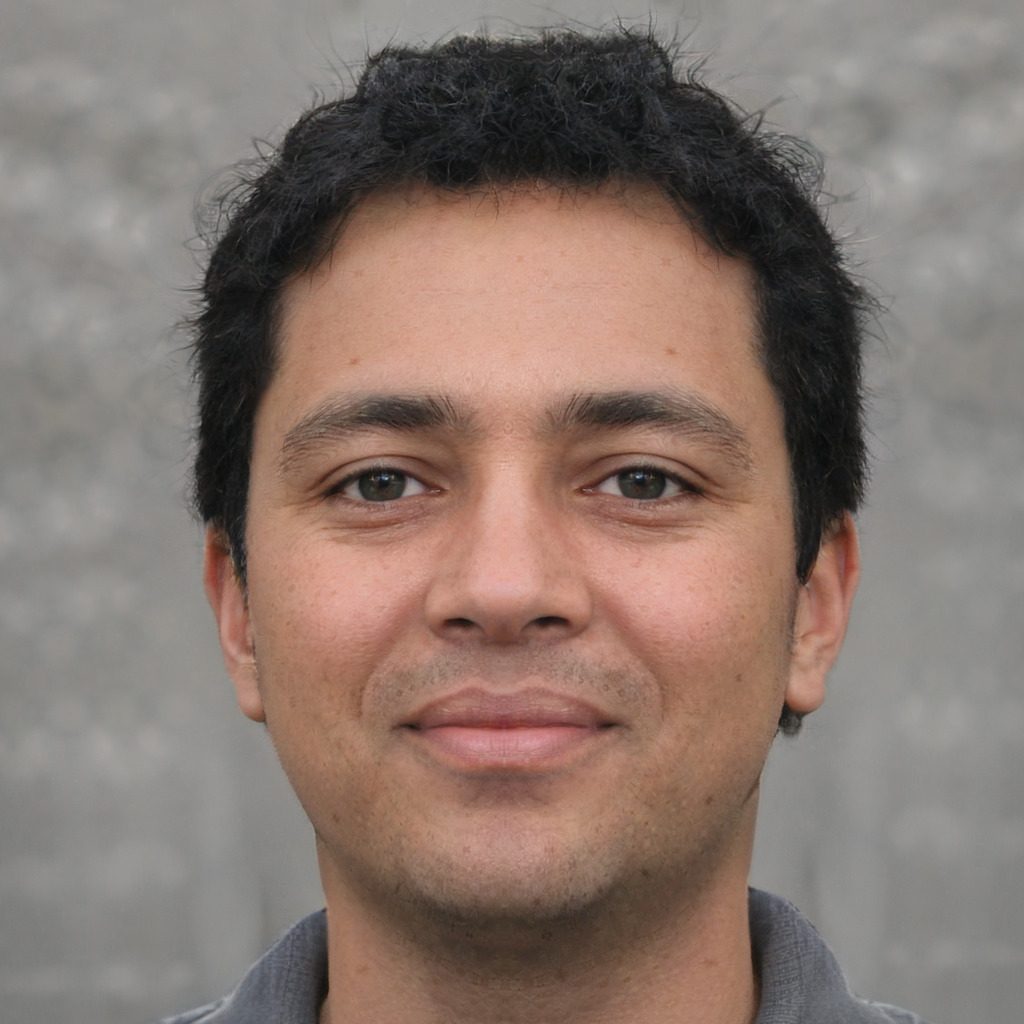 The author of the site mcw33.com is Farhan Rahman.